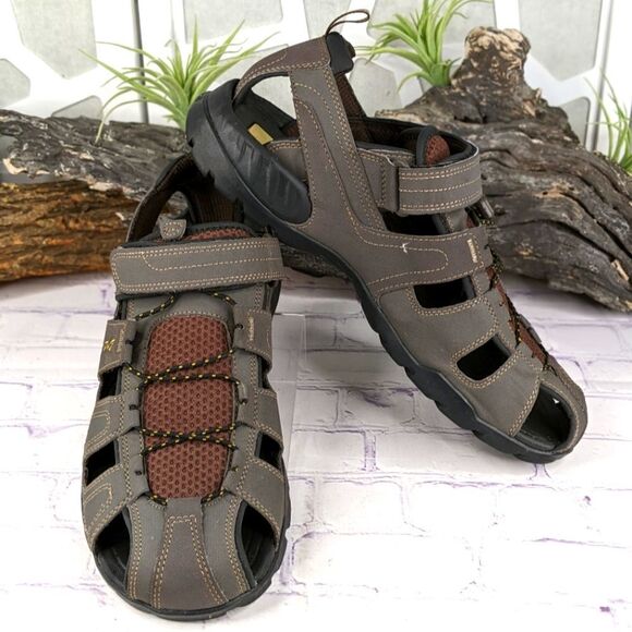 Teva Forebay Water Shoes Sandals - Picture 1 of 9